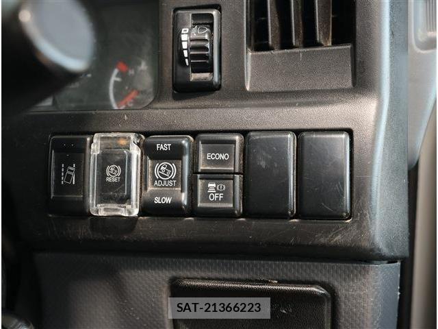 Isuzu ELF TRUCK 2021-05 8658931-12