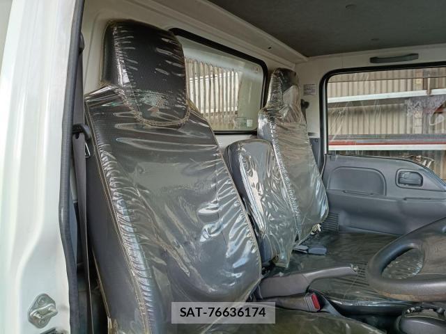Isuzu ELF TRUCK 2018-07 8658928-27