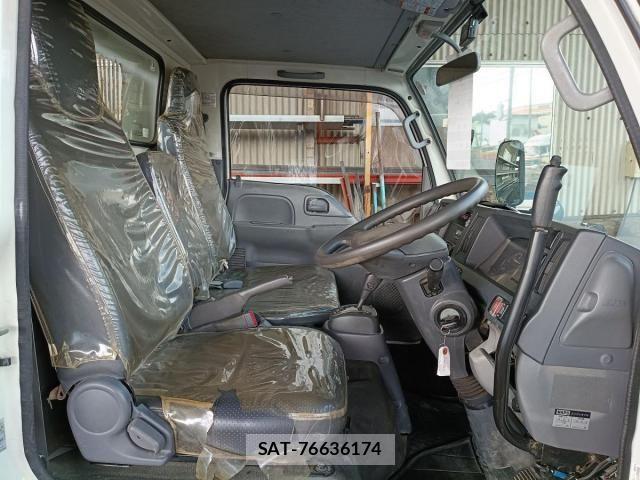 Isuzu ELF TRUCK 2018-07 8658928-29