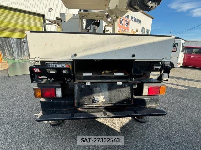 Isuzu ELF TRUCK 2021-03 8658909-27