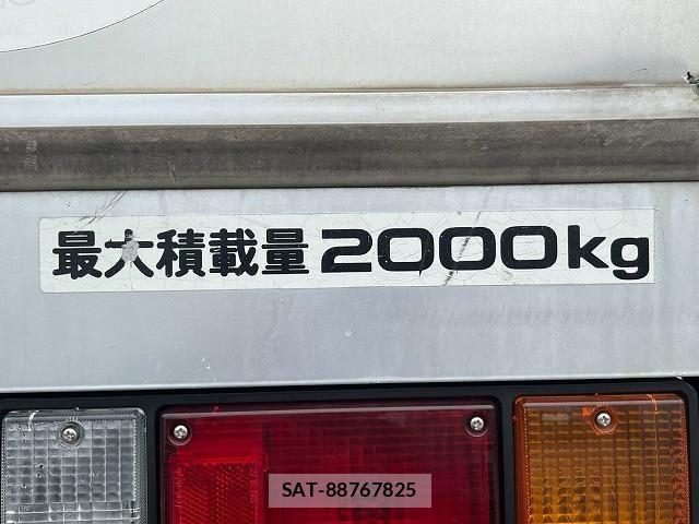 Isuzu ELF TRUCK 2012-02 8658935-19