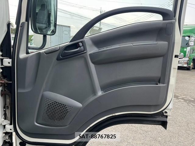 Isuzu ELF TRUCK 2012-02 8658935-20