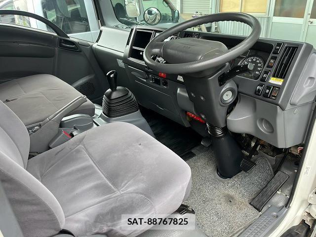 Isuzu ELF TRUCK 2012-02 8658935-21