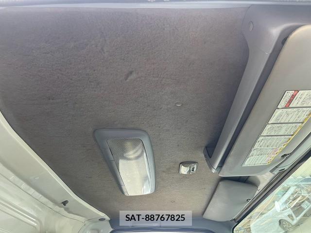 Isuzu ELF TRUCK 2012-02 8658935-23