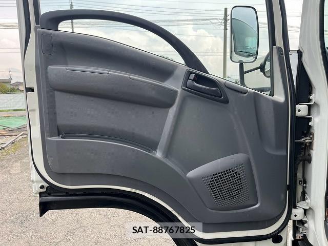 Isuzu ELF TRUCK 2012-02 8658935-24