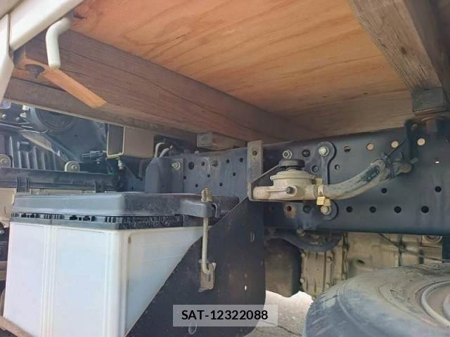Isuzu ELF TRUCK 2014-02 8658932-18