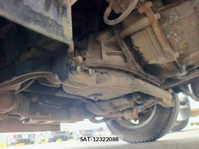 Isuzu ELF TRUCK 2014-02 8658932-21