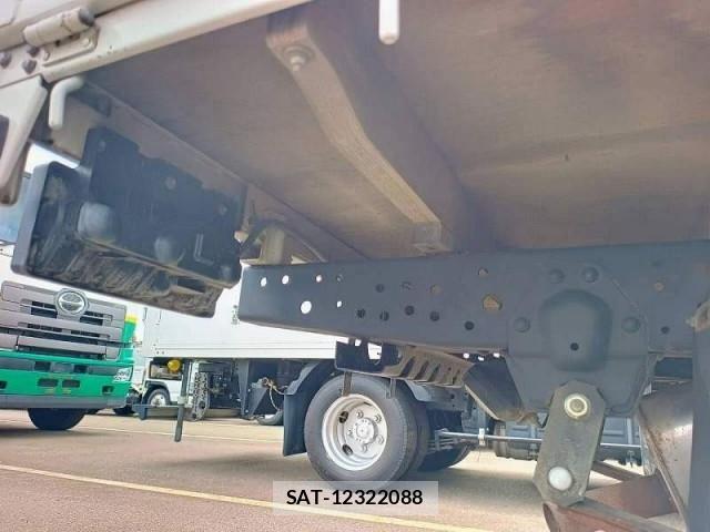 Isuzu ELF TRUCK 2014-02 8658932-22