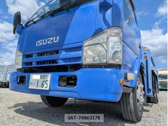 Isuzu ELF TRUCK 2013-08 8658923-22