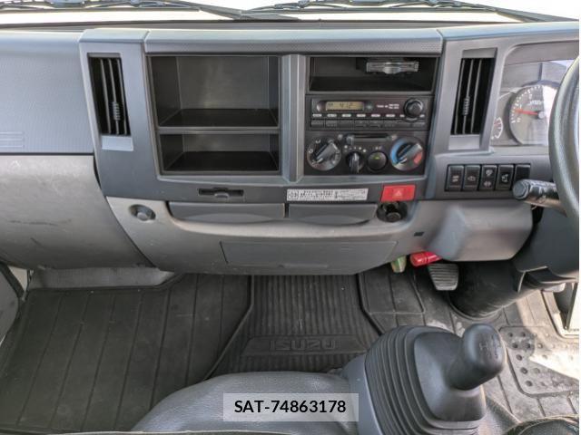 Isuzu ELF TRUCK 2013-08 8658923-26