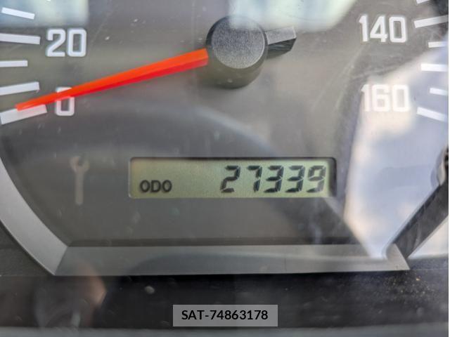 Isuzu ELF TRUCK 2013-08 8658923-27