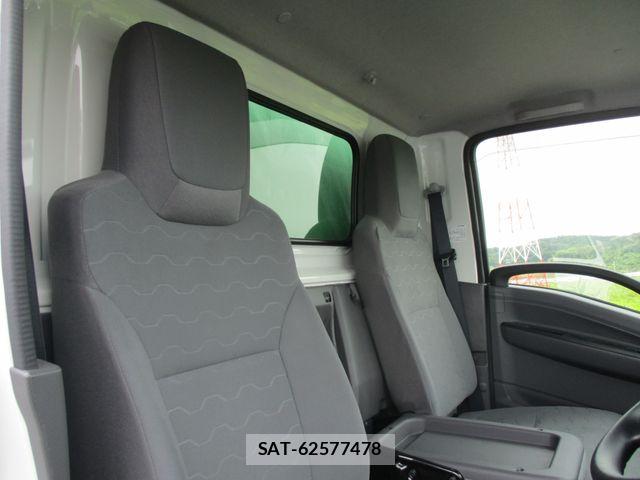 Isuzu ELF TRUCK 2025-09 8666089-12