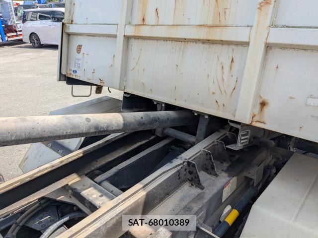 Isuzu ELF TRUCK 2020-01 8658910-19