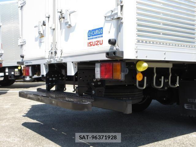 Isuzu ELF TRUCK 2021-07 8685493-19