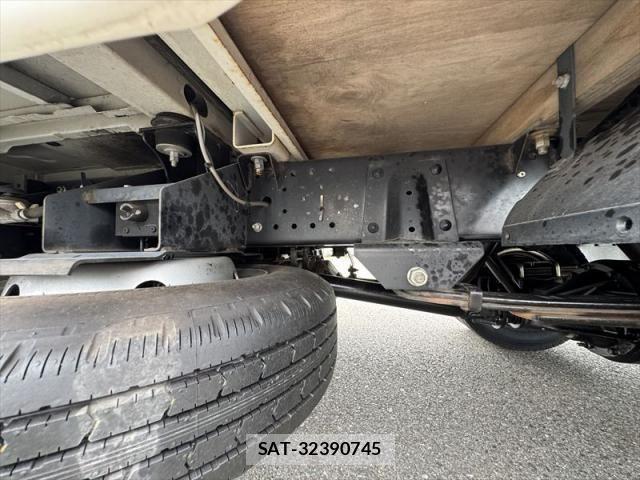 Isuzu ELF TRUCK 2018-02 8685496-15