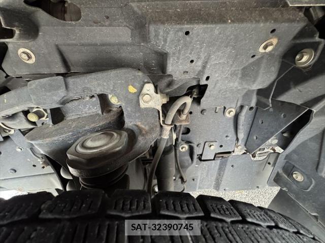 Isuzu ELF TRUCK 2018-02 8685496-16