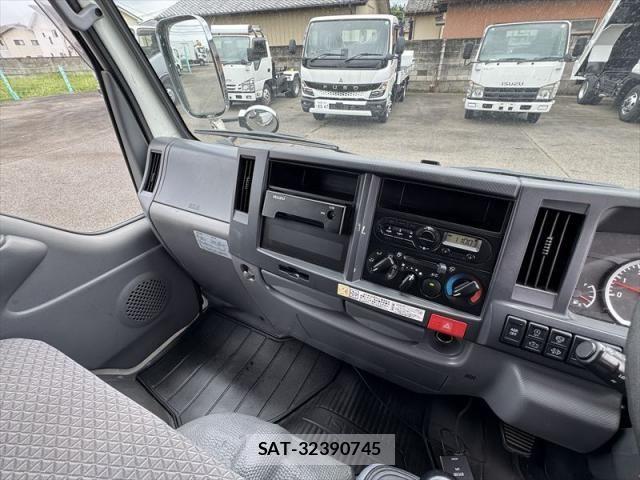 Isuzu ELF TRUCK 2018-02 8685496-20