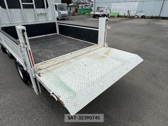 Isuzu ELF TRUCK 2018-02 8685496-5
