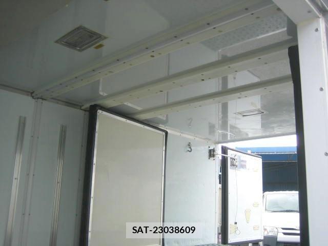 Isuzu ELF TRUCK 2018-07 8685494-10