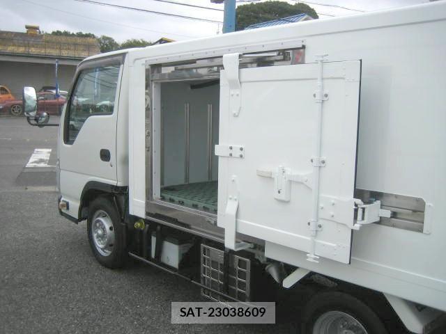 Isuzu ELF TRUCK 2018-07 8685494-12