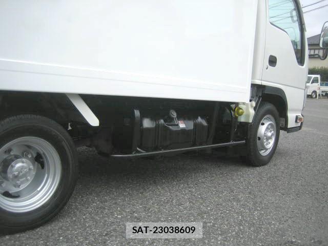 Isuzu ELF TRUCK 2018-07 8685494-16