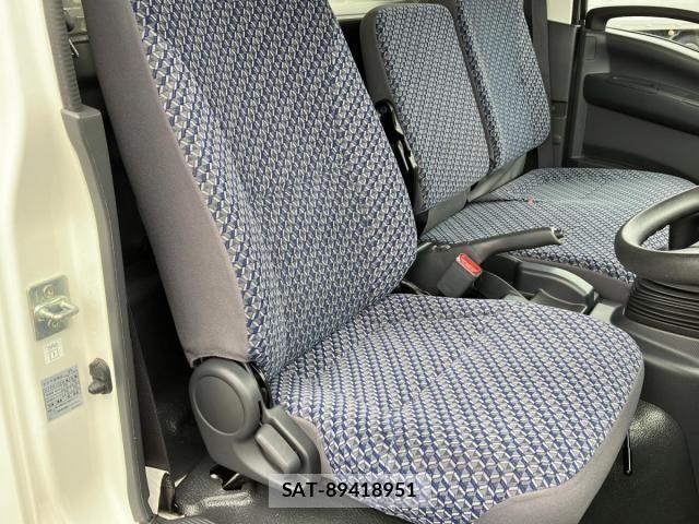 Isuzu ELF TRUCK 2023-08 8741904-16