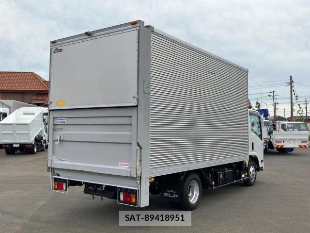 Isuzu ELF TRUCK 2023-08 8741904-2