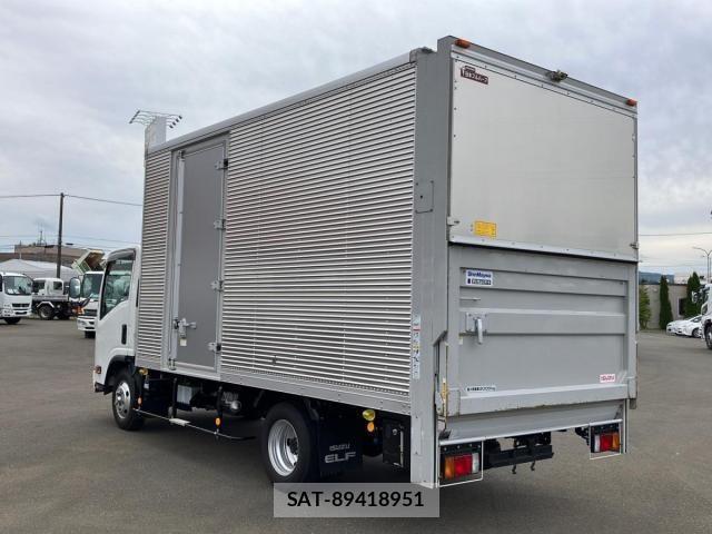 Isuzu ELF TRUCK 2023-08 8741904-3