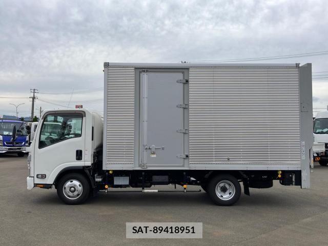 Isuzu ELF TRUCK 2023-08 8741904-4