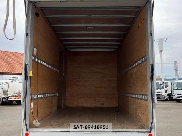 Isuzu ELF TRUCK 2023-08 8741904-7