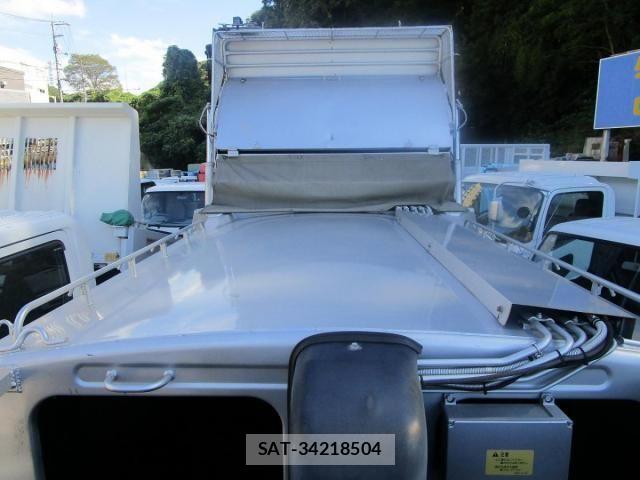 Isuzu ELF TRUCK 2016-10 8741885-12