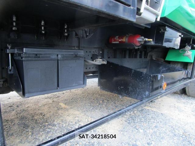Isuzu ELF TRUCK 2016-10 8741885-14