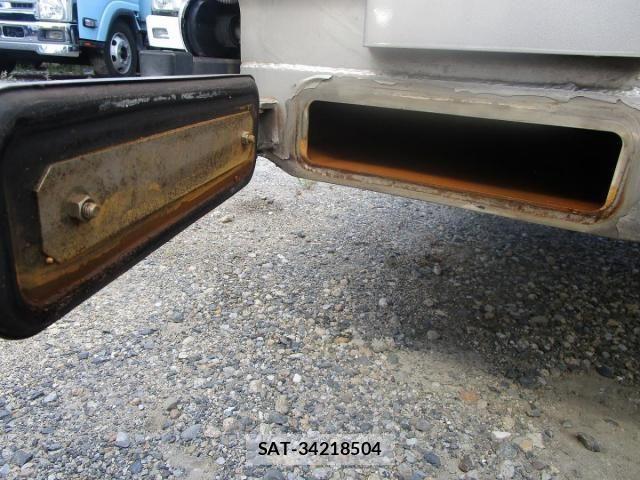 Isuzu ELF TRUCK 2016-10 8741885-18