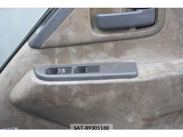 Isuzu ELF TRUCK 2012-10 8741898-9
