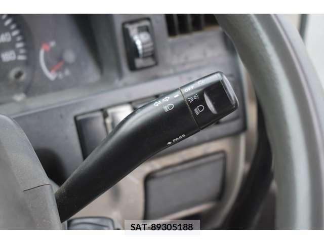 Isuzu ELF TRUCK 2012-10 8741898-11