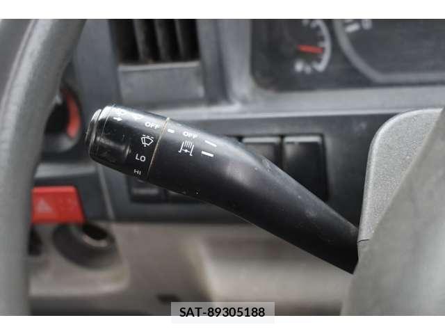 Isuzu ELF TRUCK 2012-10 8741898-12
