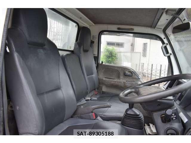 Isuzu ELF TRUCK 2012-10 8741898-19