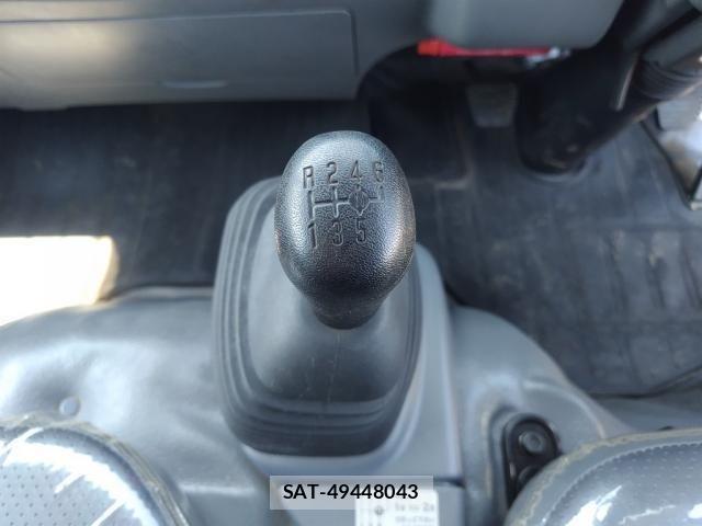 Isuzu ELF TRUCK 2017-08 8741856-25
