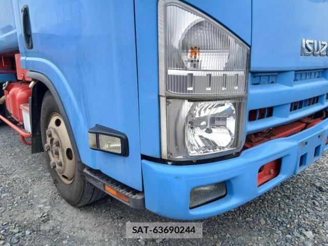 Isuzu ELF TRUCK 2011-01 8741901-13