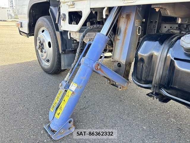 Isuzu ELF TRUCK 2017-07 8741863-11