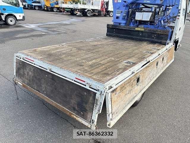 Isuzu ELF TRUCK 2017-07 8741863-13