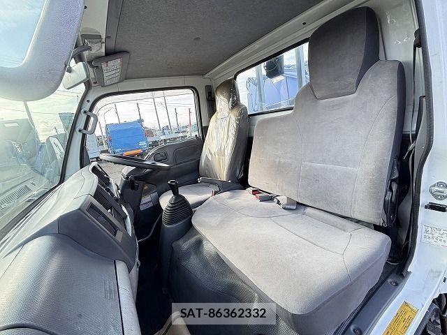 Isuzu ELF TRUCK 2017-07 8741863-17