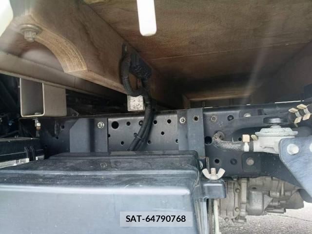 Isuzu ELF TRUCK 2020-07 8741878-23