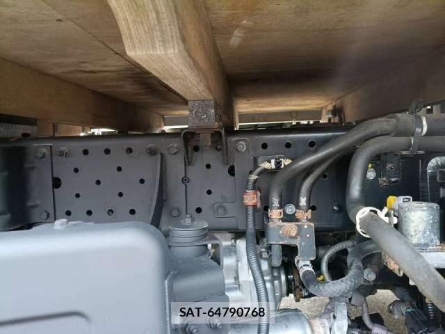 Isuzu ELF TRUCK 2020-07 8741878-25