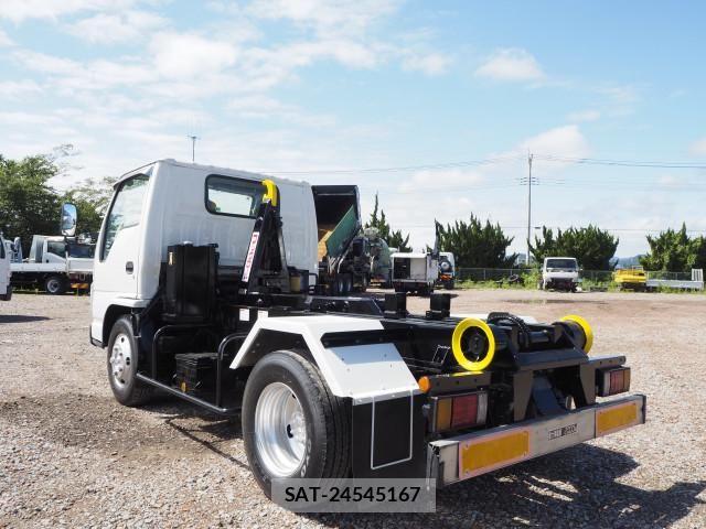 Isuzu ELF TRUCK 2008-09 8741881-2
