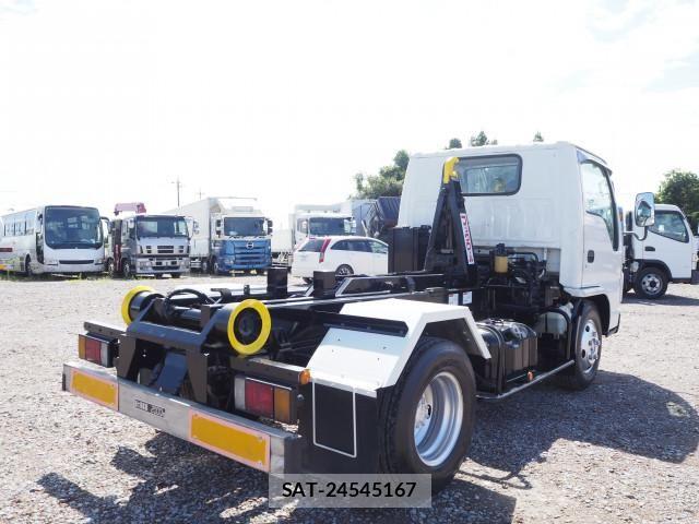 Isuzu ELF TRUCK 2008-09 8741881-4