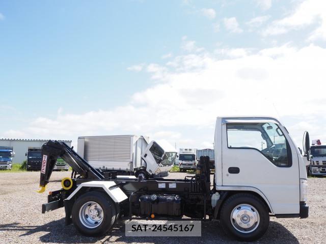 Isuzu ELF TRUCK 2008-09 8741881-8
