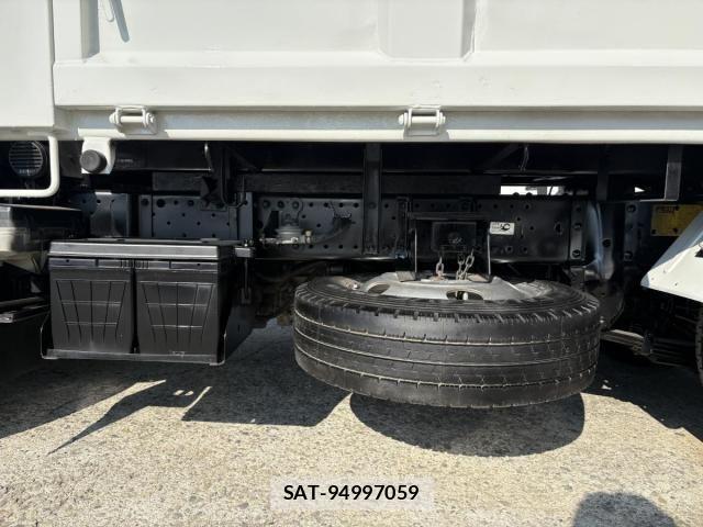 Isuzu ELF TRUCK 2011-06 8741886-24