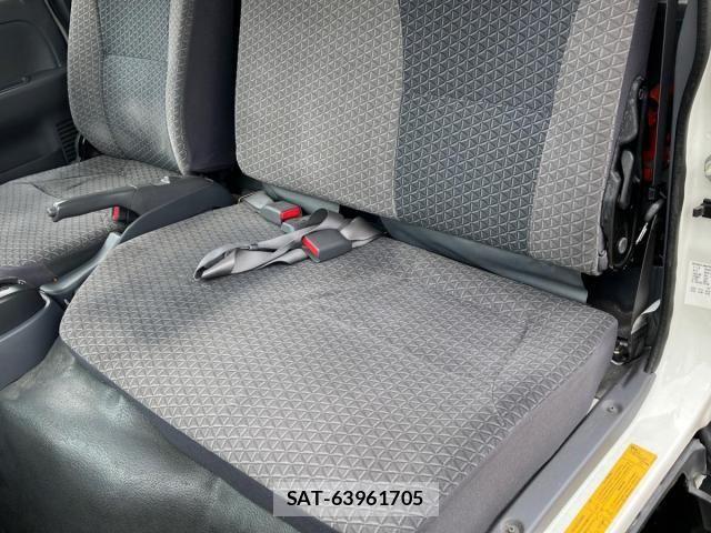 Isuzu ELF TRUCK 2018-07 8780093-16