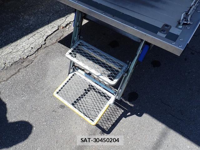 Isuzu ELF TRUCK 2013-06 8780095-10